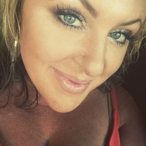 Meet your Posher, Hollie